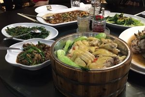 10 Halal Cafe di Sabah, Malaysia Yang Wajib Anda Cuba – Dijamin Halal & Sedap!