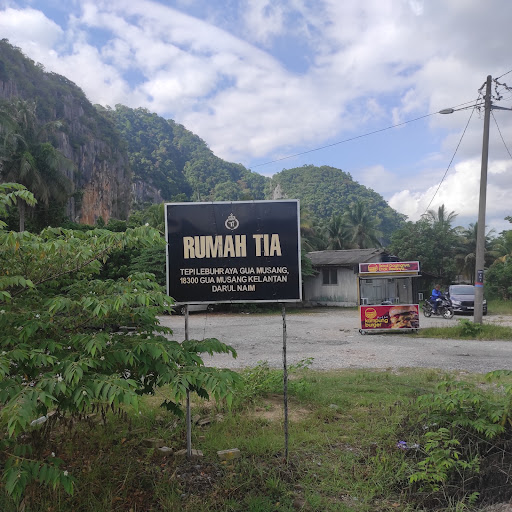 Kampung Burger Gua Musang