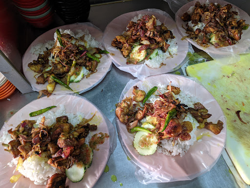 Usop Pattani KakMah Nasi Daging Ayam Kunyit