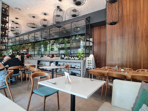 Kaka Fusion Cafe & Vibes