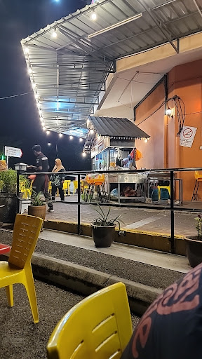 MEK NANA TOMYAM & SEAFOOD CAWANGAN KE 2