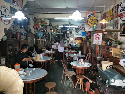 Sayyid Antique & Cafe
