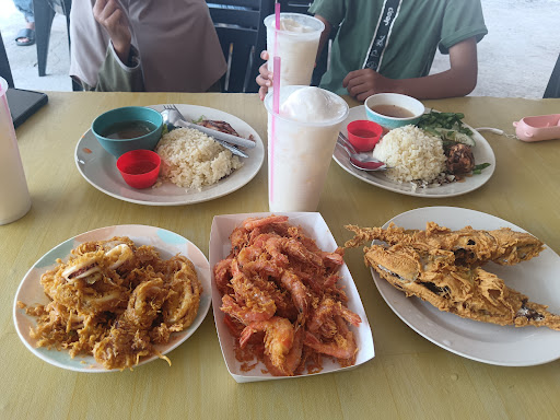 Pantai Kelulut, Marang