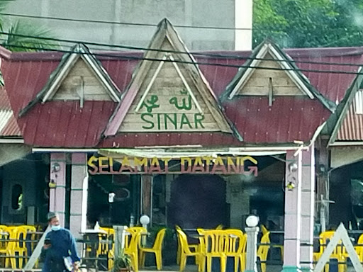 Sinar Tomyam depan Petron