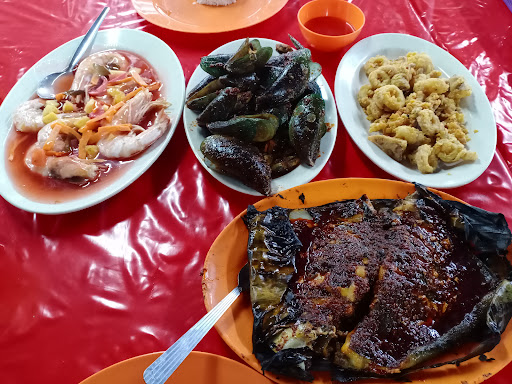 Restoran Ikan Bakar Muara Anjung Batu
