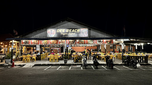 Dee Beach Tomyam Seafood, Mersing.