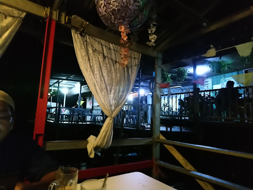 WARUNG ATAS SUNGAI