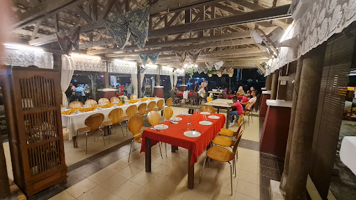 Embok Village Steamboat & Seafood