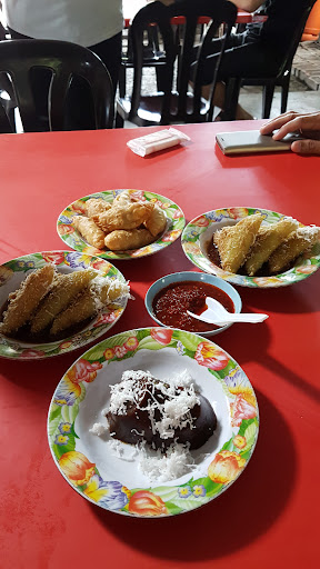 Kujeng Cafe & Bistro