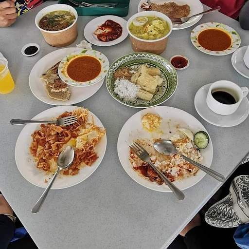 White Cabin Cafe Pokok Assam