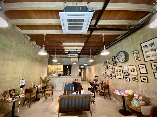 De Cafe & Rest House