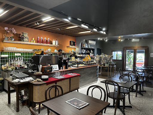 KNEAD by Chocolat World