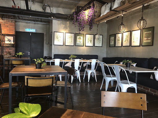 Bica & Co Courtyard Cafe