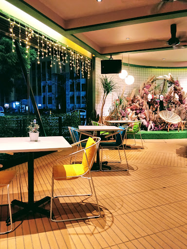 Micasa Café by the River