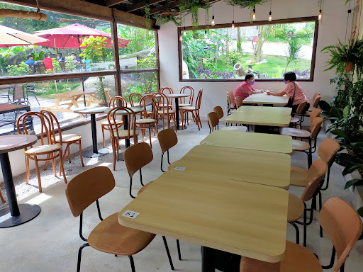 2 Acres Cafe