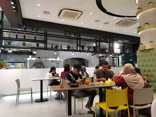 Dandy @ Arena Curve (Halal)