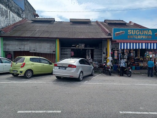 Plaza D'mara Slim River