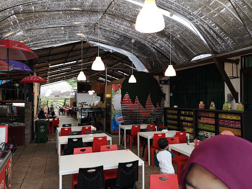 Aidilbadri Strawberries Cafe & Farm