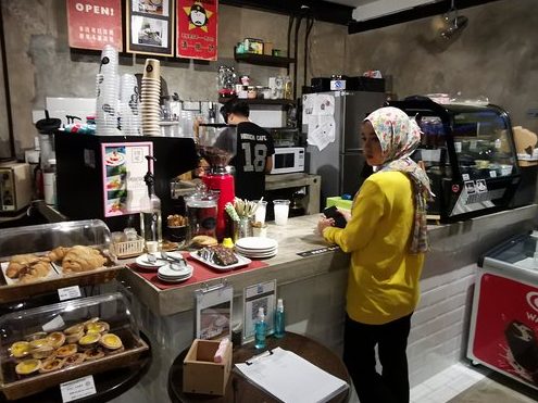 hidden cafe suite18hiddencafe