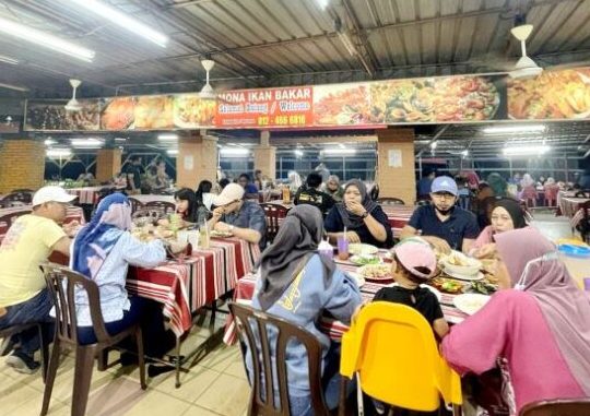 kedai makan maksue rovi
