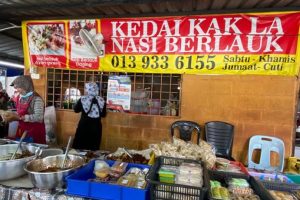 Kedai Nasi Berlauk Kak Dah Aye Kampung Daging Kicap